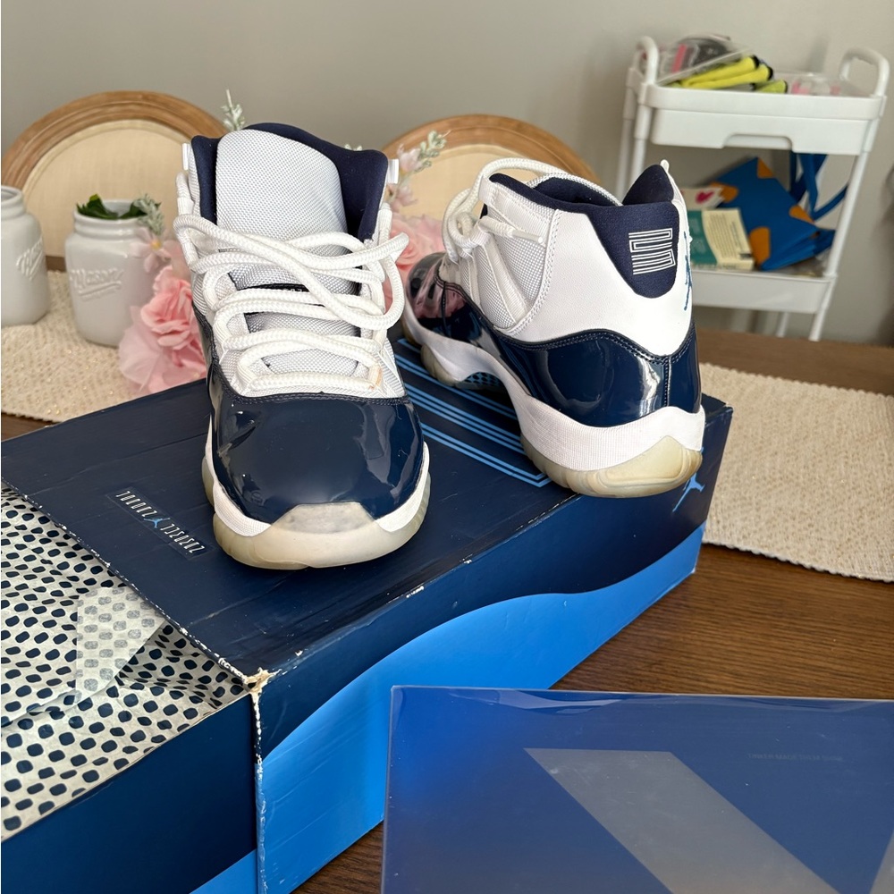 Air Jordan 11 Retro white, university blue, Carolina blue